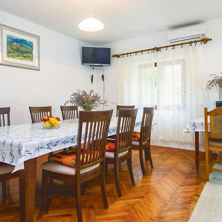 Amazing Apartment In Dugi Rat With Kitchen Exterior photo